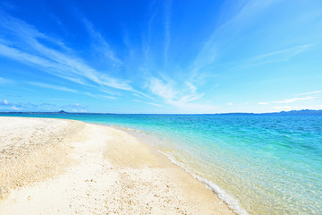 沖縄の美しい海とさわやかな空