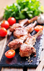 Rack of lamb fried with aromatic olive oil