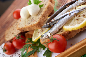sardines on slice bread