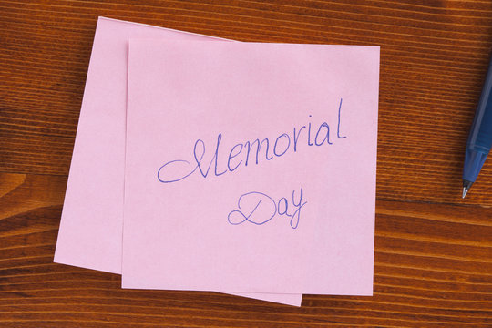 Memorial Day written on a note