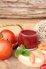 Tomato juice with fresh tomatoes.
