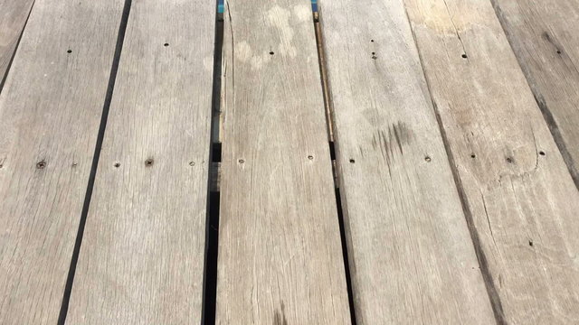 timelapse footprint become disappearing on hot wood floor