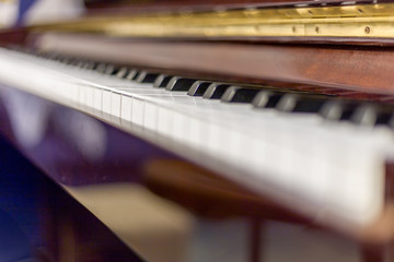 piano keys going to blur
