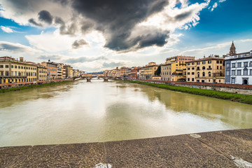 River through buildings of Florence - obrazy, fototapety, plakaty