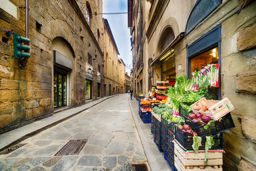 Fototapeta na wymiar street of Florence