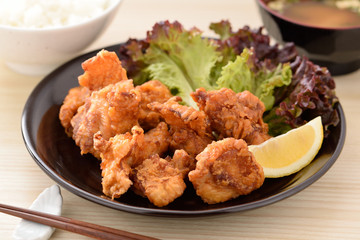 鶏のからあげ
