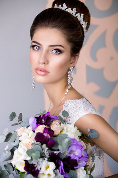 Fashion bride wedding dress, girl with wedding makeup and hairstyele, jewelry model