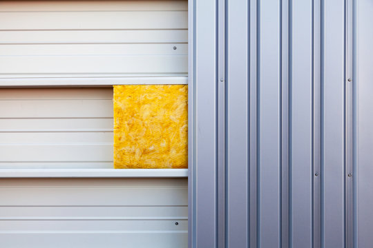 W&auml;rmed&auml;mmung einer Industriefassade