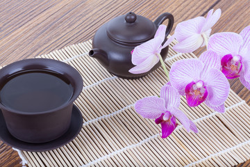 Obraz na płótnie Canvas Chinese tea ceremony with ceramic set