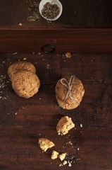 pani dolci alla farina di mais e semi di finocchio legati con spago © faustalavagna