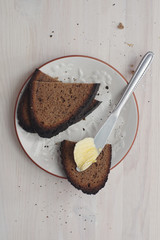 dark rye bread slices
