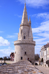 Fototapeta na wymiar Tour de la lanterne sur le port de la Rochelle
