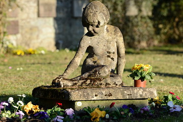 tombe fleurie