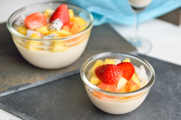 Pudding fruit salad
