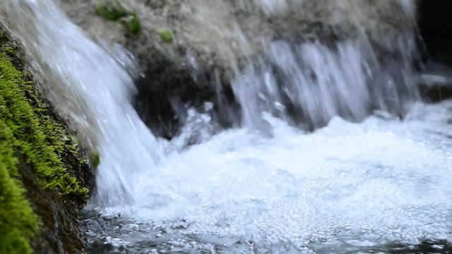 Kleiner Wasserfall im Naturschutzgebiet Bad Überkingen
