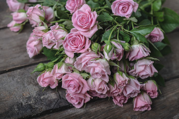 Close up image of a bouquet of pink roses