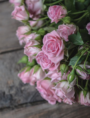 Close up image of a bouquet of pink roses