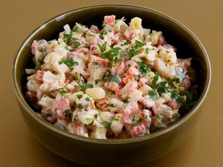 vegetable salad with maionaise
