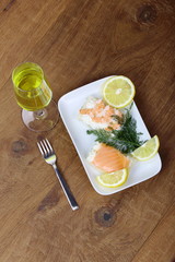 Tartine di gamberi e salmone