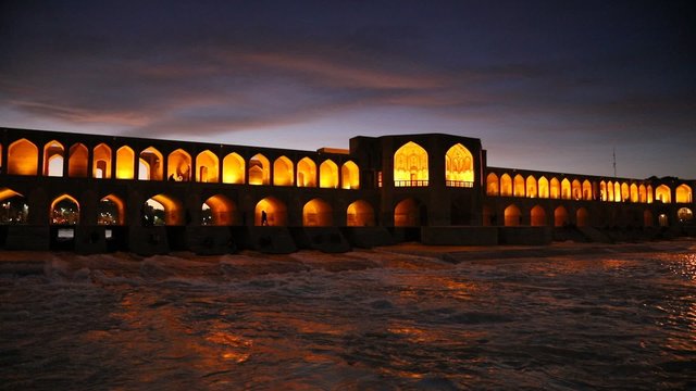 Old Khajoo bridge, across the Zayandeh River in Isfahan, Iran.