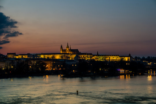 Prag Skyline bei Nacht