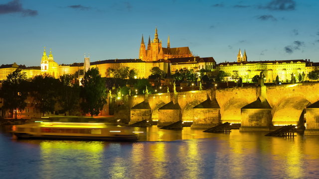 Zoom out timelapse of Prague at night
