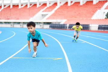 Fototapeta premium Child start running