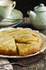 Banana upside-down cake
