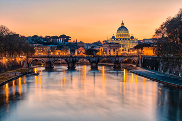 Fototapeta na wymiar Sunset at Saint Peter's Basilica in Vatican City State