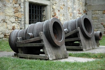 Stare armaty © Robert Bobela