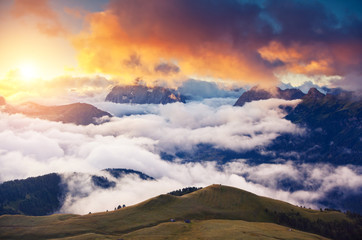 Obraz na płótnie Canvas Amazing sunset in the mountains