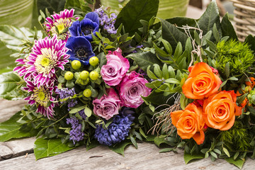 zwei blumensträuße