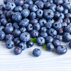  blueberries on woden table