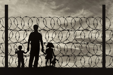Silhouette of a family with children refugees - obrazy, fototapety, plakaty