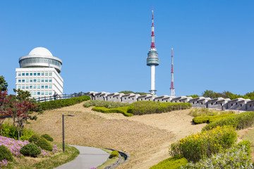 Obraz premium walls and n seoul tower, south korea.