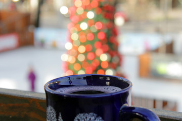 The blue mug with mulled wine