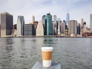 Photo sur Plexiglas Ville sur leau Coffee break in front of Manhattan