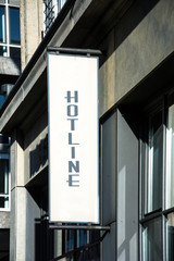 Schild 73 - Hotline