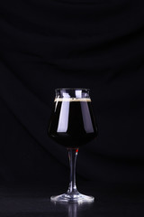 Obraz na płótnie Canvas Glass of dark beer