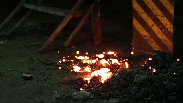Pouring of molten iron