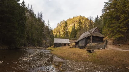 Deurstickers Molens Oude molen in Kvacianska Dolina, Slowakije