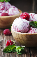 Sweet ice-cream witn mint and raspberry