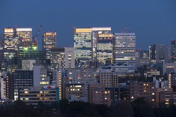 東京都市風景　大手町　丸の内　ビル群　夜景　