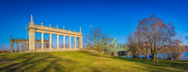 Obraz premium Glienicker Brücke
