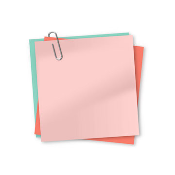 Blank sticky note and paper clip with clipping path