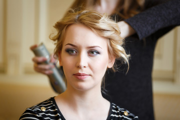 Fototapeta premium Makeup before the wedding