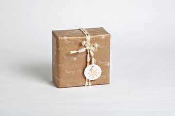 Merry Christmas Geschenkpaket, stehend perspektivisch