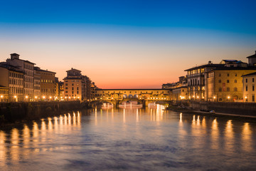 Fototapeta na wymiar Night view of Ponte Vecchio Florence - Italy