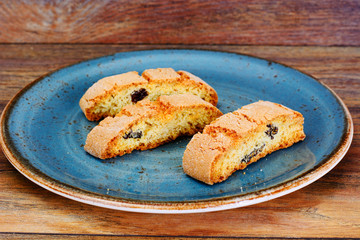 Kantuchchi with Almonds and Raisins, Biscotti