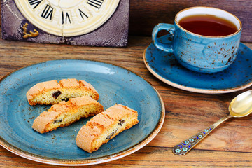 Kantuchchi with Almonds and Raisins, Biscotti